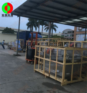 兩批客戶訂購的兩批蔬果加工設(shè)備同時(shí)裝車發(fā)貨！